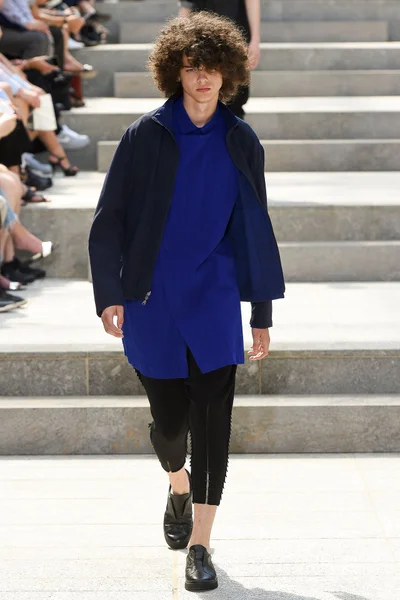 Look 48